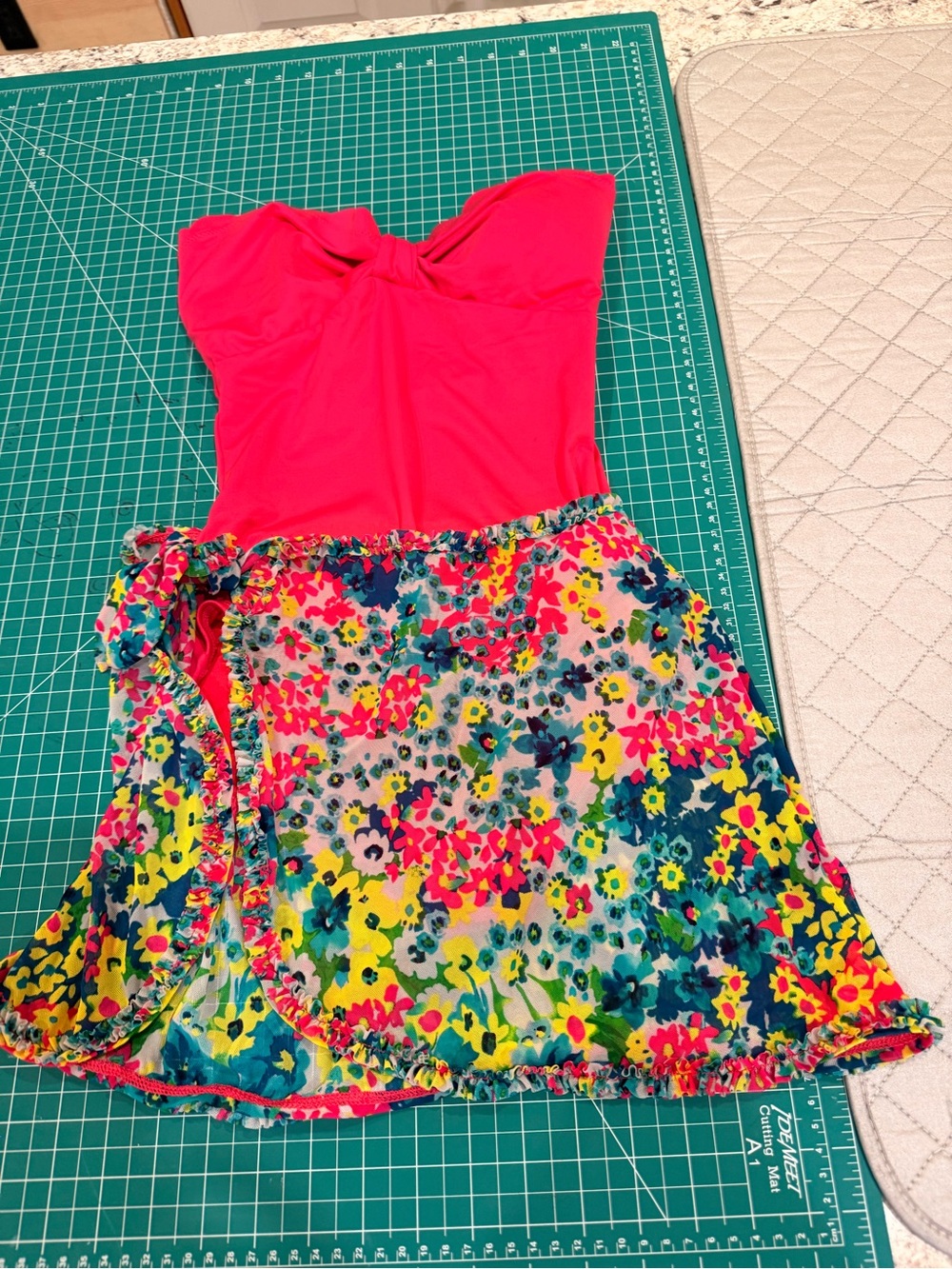Kate Spade Pink Strapless Swimsuit S + Cremieux Floral Wrap Skirt Set - Picture 7 of 9